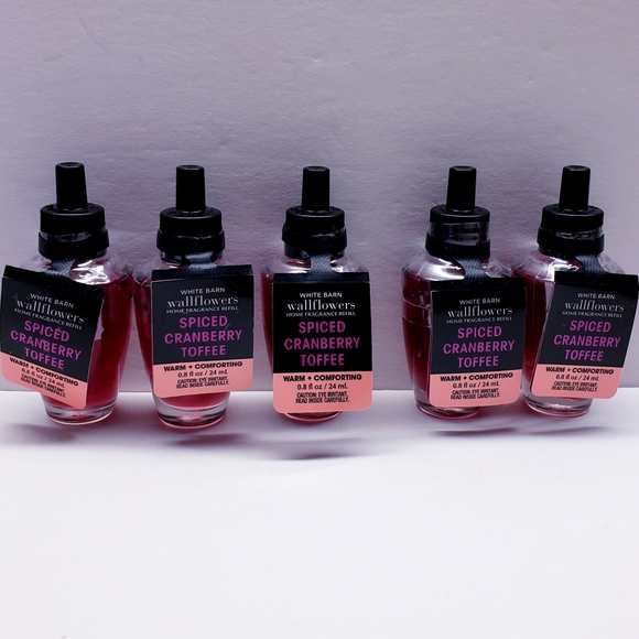 Bath & Body Works SPICED CRANBERRY TOFFEE Wallflower Refills, 0.8 oz (5 pack) - Picture 2 of 4